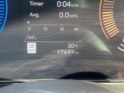 Used 2025 Hyundai Kona SEL image 30