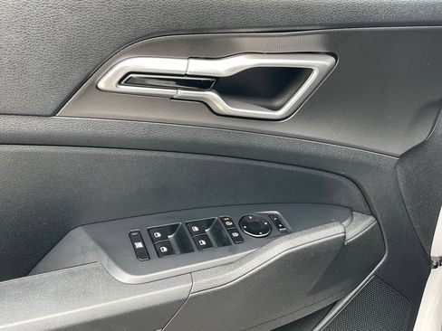 New 2026 Kia Sportage LX w/ LX Convenience Package FWD image 11