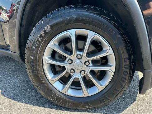 Used 2015 Jeep Grand Cherokee Limited image 40