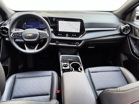 Certified 2026 Chevrolet Equinox LT w/ Convenience Package II FWD image 17