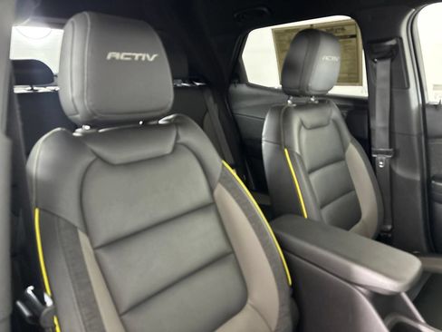 Used 2025 Chevrolet TrailBlazer ACTIV w/ Convenience Package AWD/4WD image 28