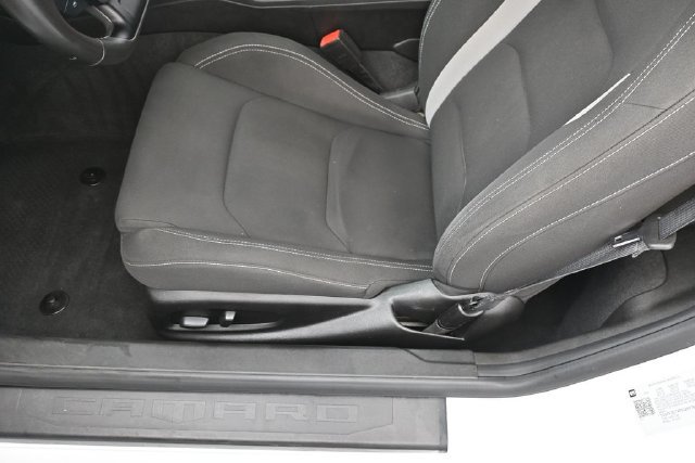 Used 2023 Chevrolet Camaro LT RWD image 13