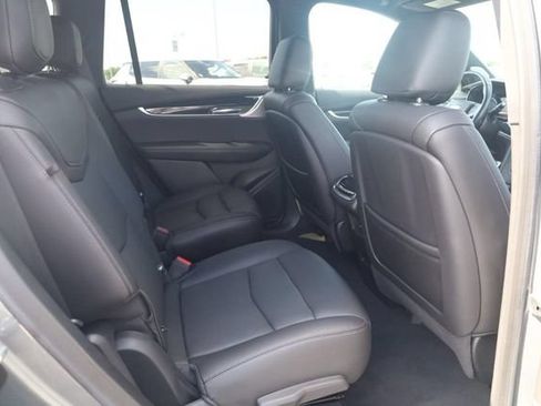 Used 2022 Cadillac XT6 Premium Luxury w/ Technology Package AWD/4WD image 23
