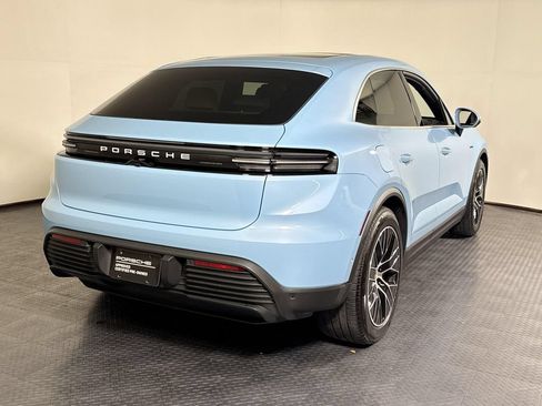 Certified 2025 Porsche Macan 4S Electric AWD/4WD image 7