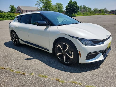 Used 2022 Kia EV6 GT-Line w/ GT-Line Suede Seat Package AWD/4WD image 3