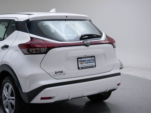 Used 2022 Nissan Kicks S FWD image 5