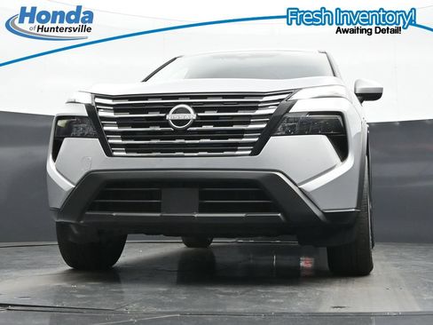 Used 2025 Nissan Rogue SV FWD image 27