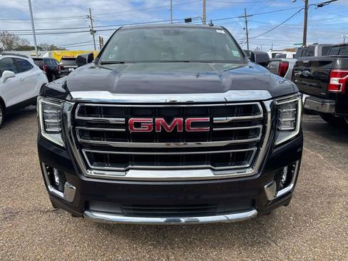 Used 2023 GMC Yukon XL SLT image 2