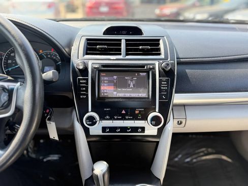 Used 2014 Toyota Camry LE FWD image 22