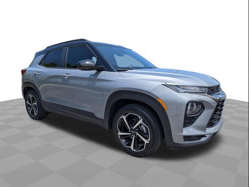 Certified 2023 Chevrolet TrailBlazer RS w/ Sun and Liftgate Package FWD image 2