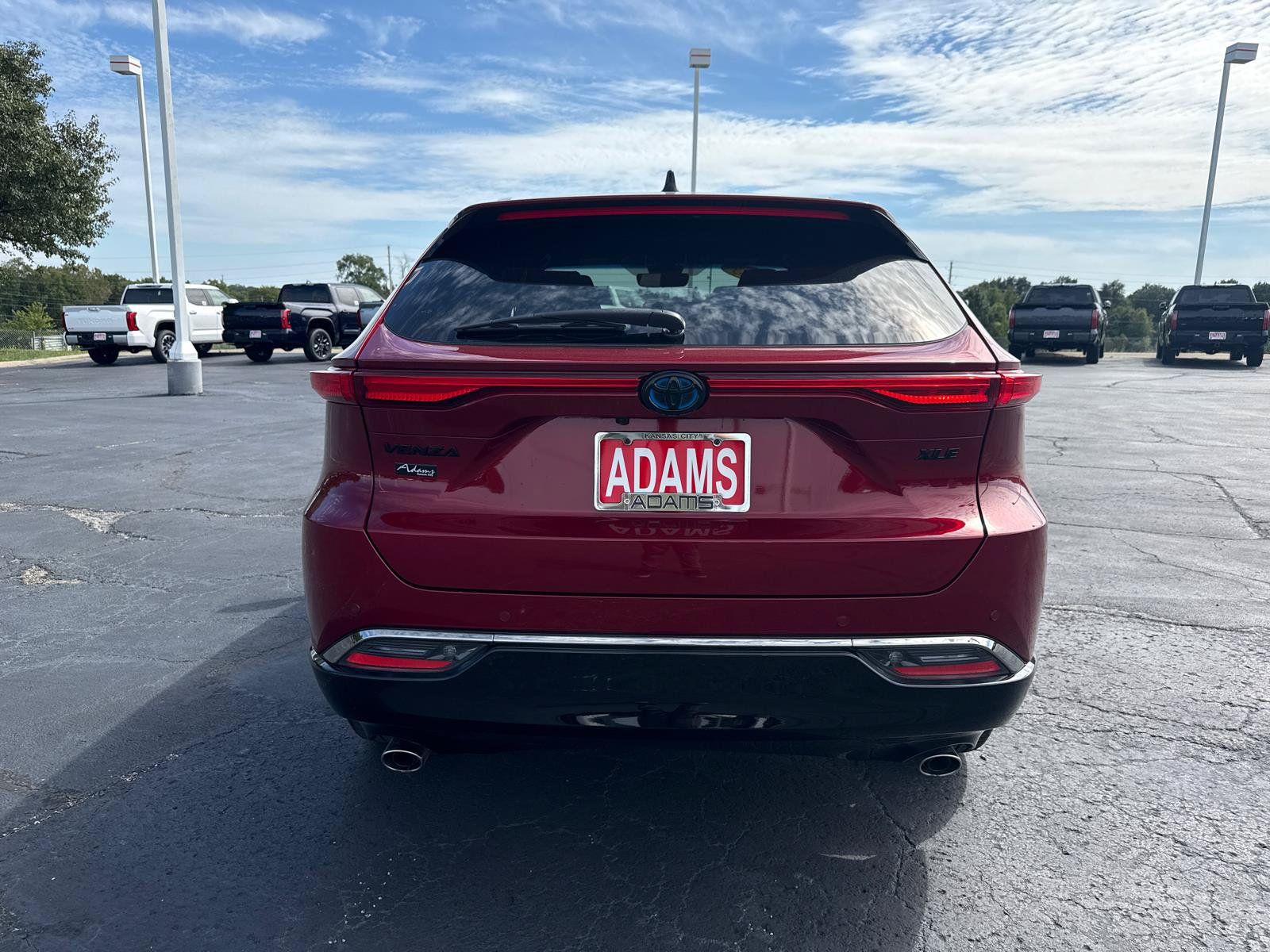 Used 2023 Toyota Venza Nightshade AWD/4WD image 7