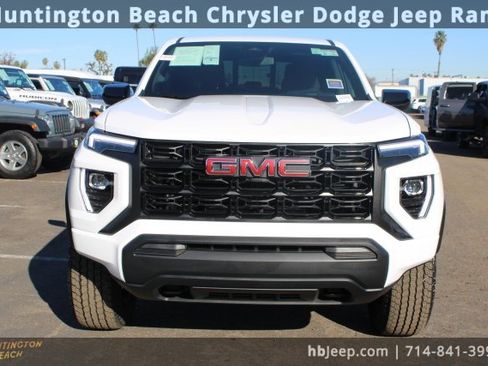 Used 2026 GMC Canyon Elevation image 2