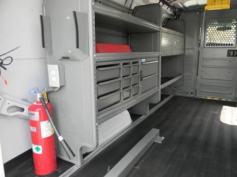 Used 2017 Chevrolet Express 2500 image 14