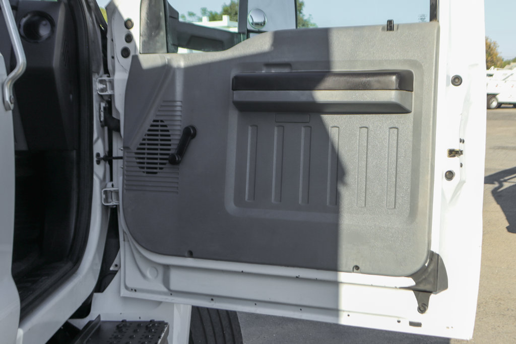 Used 2017 Ford F650 2WD SuperCab Super Duty image 38