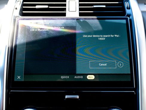Certified 2025 Land Rover Discovery Dynamic SE AWD/4WD image 31