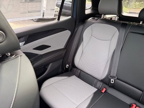 New 2026 Volkswagen Tiguan SE R-Line AWD/4WD image 29