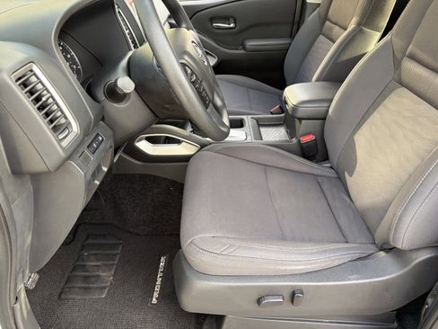 Used 2023 Nissan Frontier SV w/ Technology Package RWD image 20