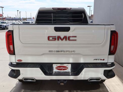 Used 2023 GMC Sierra 1500 AT4 w/ AT4 Premium Package AWD/4WD image 4