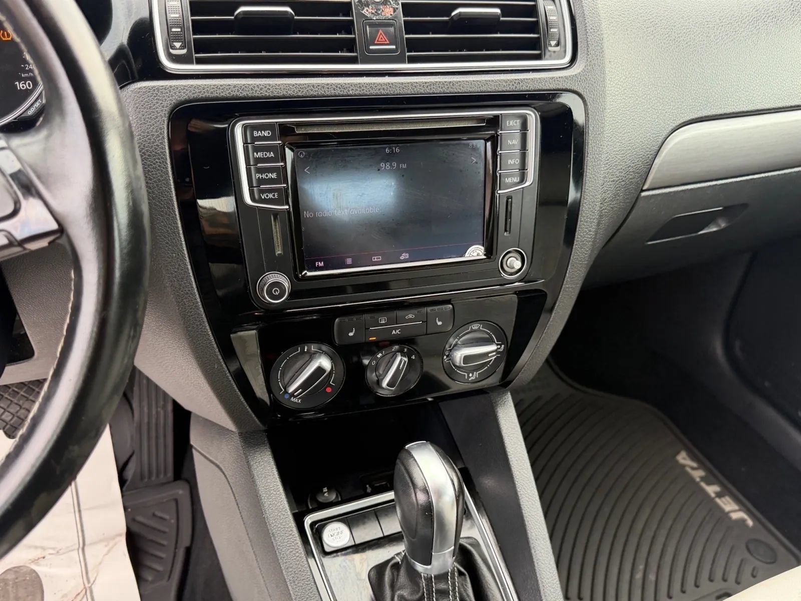 Used 2016 Volkswagen Jetta Sport FWD image 22