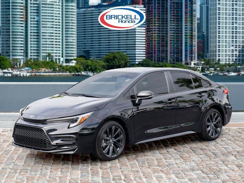 Used 2025 Toyota Corolla SE w/ SE Premium Package image 1