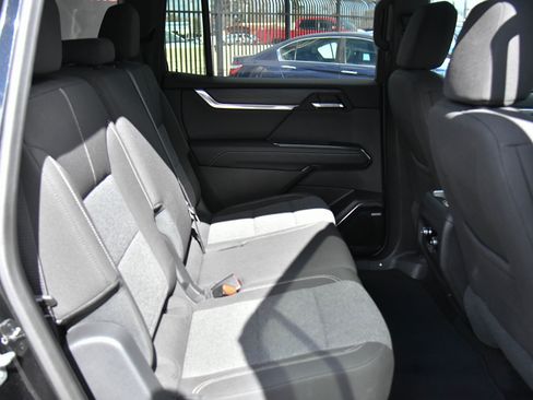 Used 2025 GMC Acadia Elevation image 52