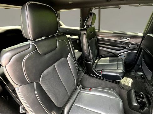 Used 2022 Jeep Grand Cherokee L Overland w/ Advanced Protech Group III AWD/4WD image 24