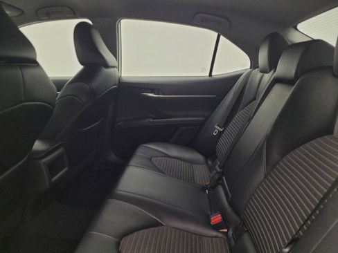 Used 2021 Toyota Camry SE image 18