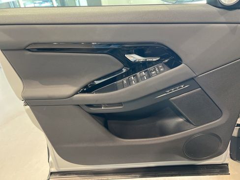 Used 2024 Land Rover Range Rover Evoque Dynamic SE image 14