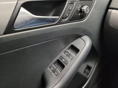 Used 2015 Volkswagen Jetta SE image 27
