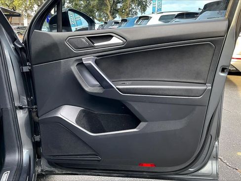 Used 2021 Volkswagen Tiguan SE R-Line image 22