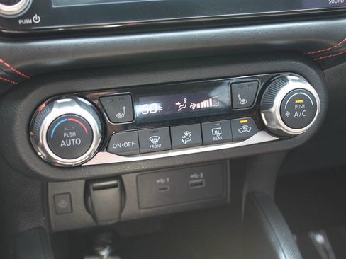 Used 2024 Nissan Versa SR image 33