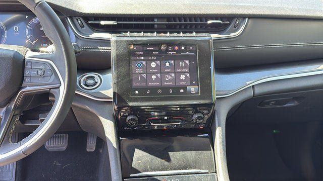 Used 2023 Jeep Grand Cherokee L Laredo AWD/4WD image 21