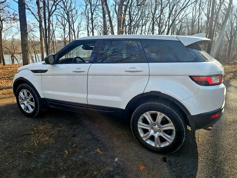 Used 2017 Land Rover Range Rover Evoque SE image 7
