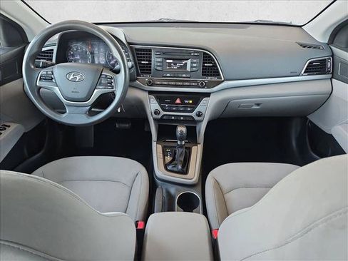 Used 2017 Hyundai Elantra SE FWD image 16