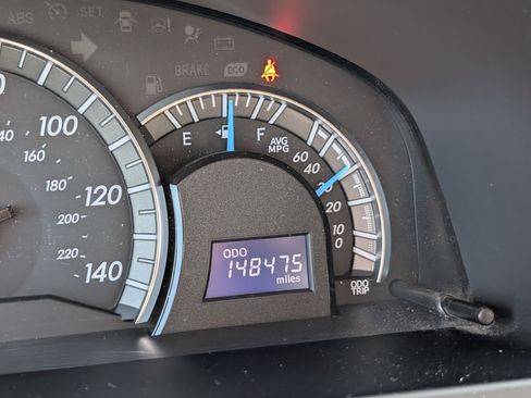 Used 2014 Toyota Camry SE FWD image 23