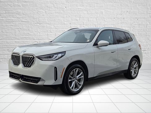 Used 2025 BMW X3 xDrive30i w/ Convenience Package image 3