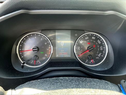 Used 2020 Toyota RAV4 XLE Premium AWD/4WD image 9