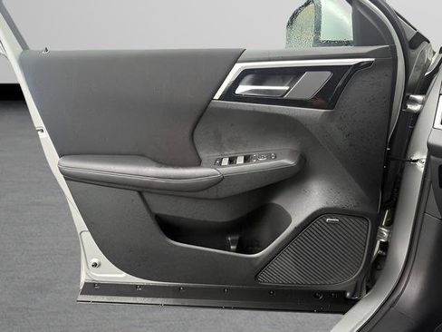 New 2026 Mitsubishi Outlander ES image 10