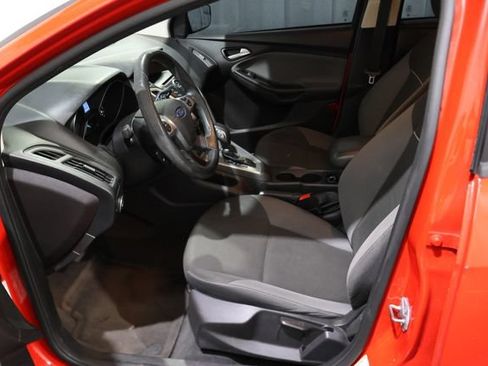 Used 2014 Ford Focus SE FWD image 10
