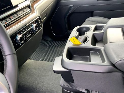 Used 2024 GMC Sierra 1500 Elevation image 16