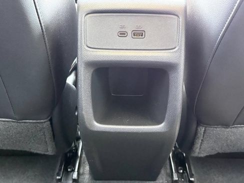 Used 2024 Chevrolet Trax LT w/ LT Convenience Package FWD image 15