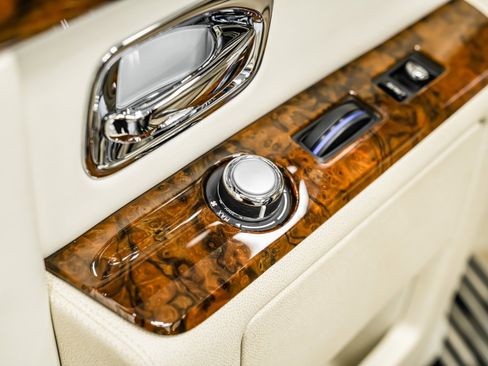 Used 2013 Rolls-Royce Phantom Sedan image 25