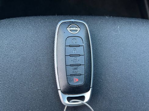 Used 2025 Nissan Pathfinder SV FWD image 20