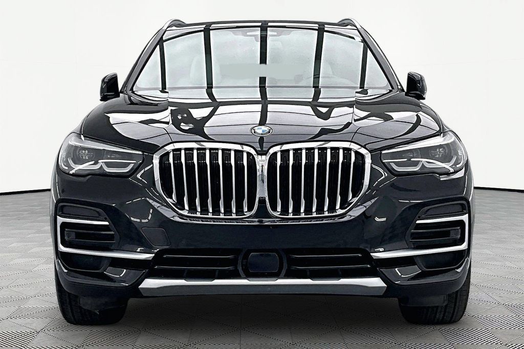 Used 2023 BMW X5 xDrive40i AWD/4WD image 3