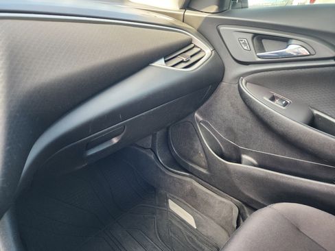 Used 2021 Chevrolet Malibu LS image 33