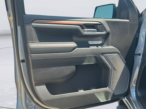 Used 2024 GMC Sierra 1500 Denali w/ Technology Package RWD image 8