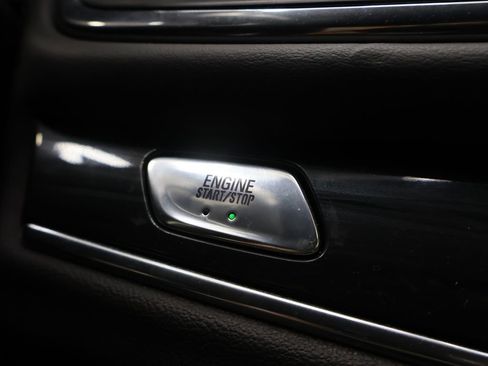 Used 2022 Buick Enclave Premium AWD/4WD image 34
