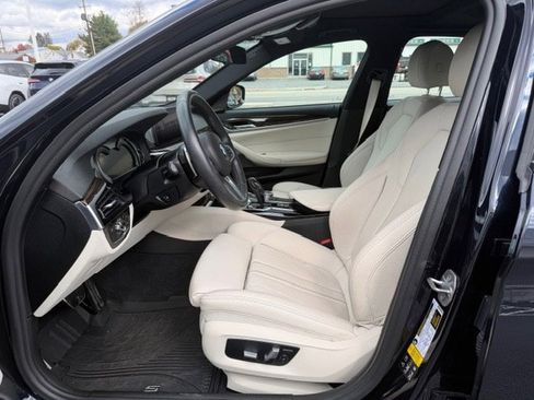 Used 2019 BMW 540i xDrive w/ M Sport Package image 13