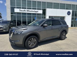 Used 2024 Nissan Pathfinder SV FWD video 1