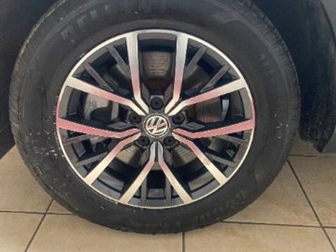 Used 2018 Volkswagen Tiguan SE image 26